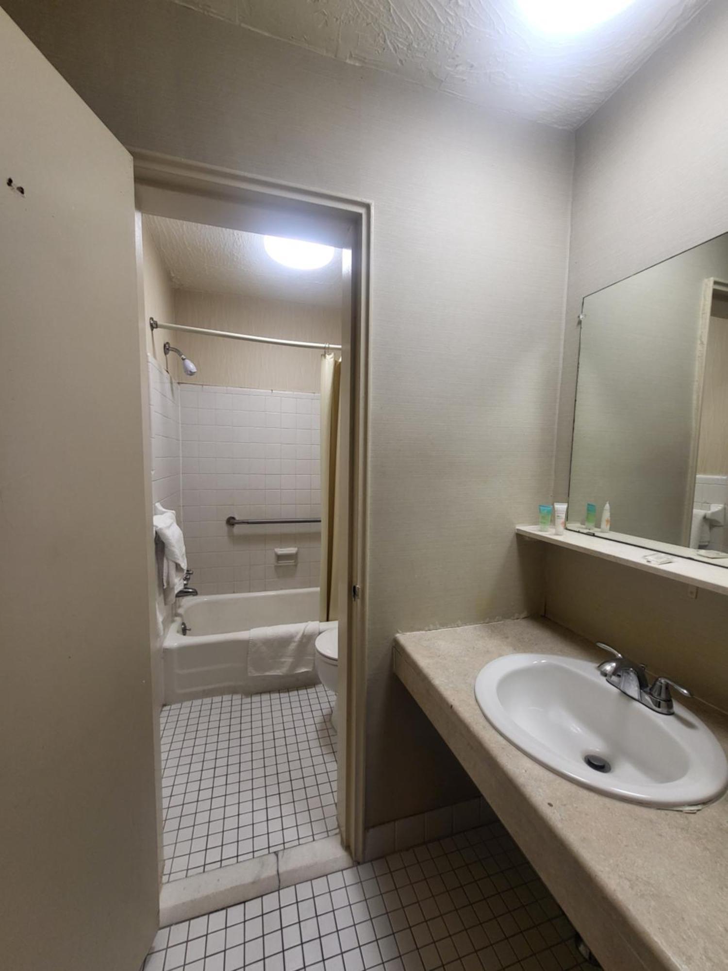 Roosevelt Inn At Roosevelt Blvd, Philadelphia, Pa ภายนอก รูปภาพ